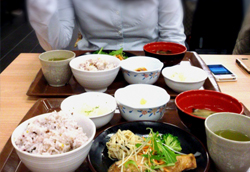 昼食イメージ